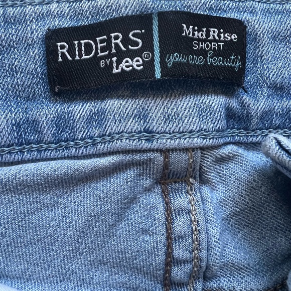 Riders by Lee Mid Rise Shorts - Picture 4 of 7